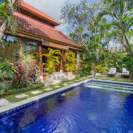 Heart Of Seminyak, 2Br, Sleeps 4, Walk To Bintang Villa Ngoại thất bức ảnh