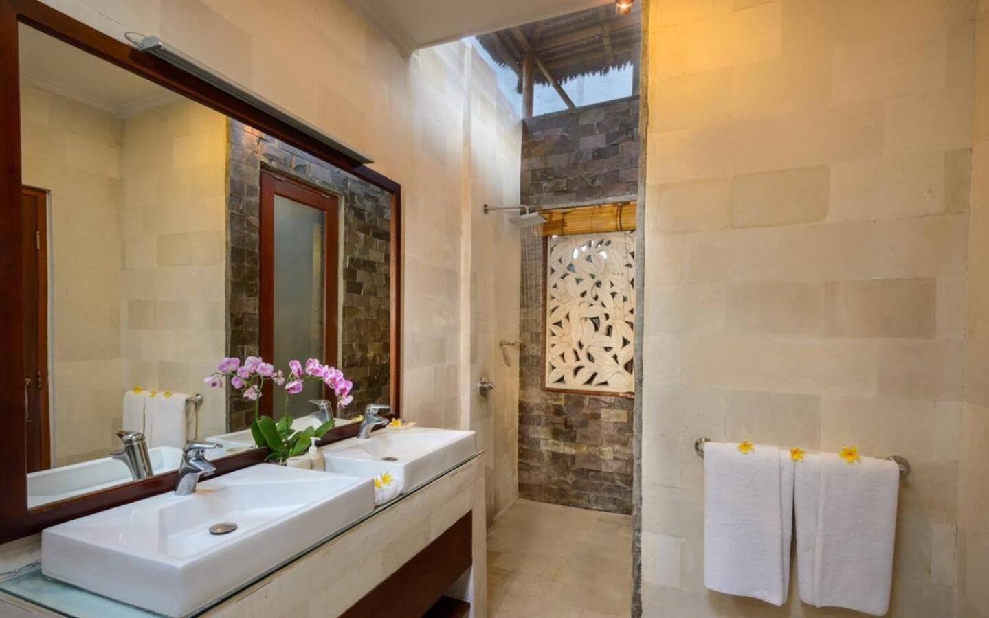 Heart Of Seminyak, 2Br, Sleeps 4, Walk To Bintang Villa Ngoại thất bức ảnh