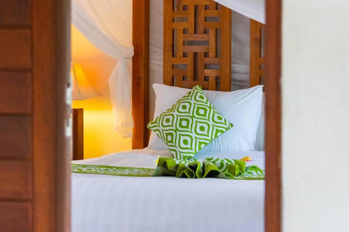 Heart Of Seminyak, 2Br, Sleeps 4, Walk To Bintang Villa Ngoại thất bức ảnh