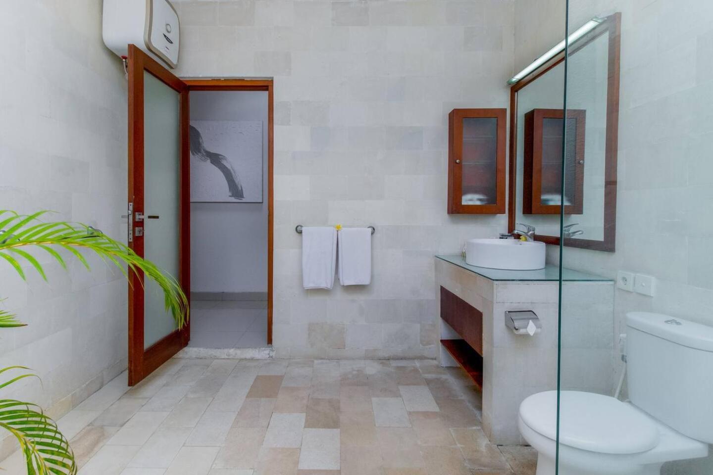 Heart Of Seminyak, 2Br, Sleeps 4, Walk To Bintang Villa Ngoại thất bức ảnh