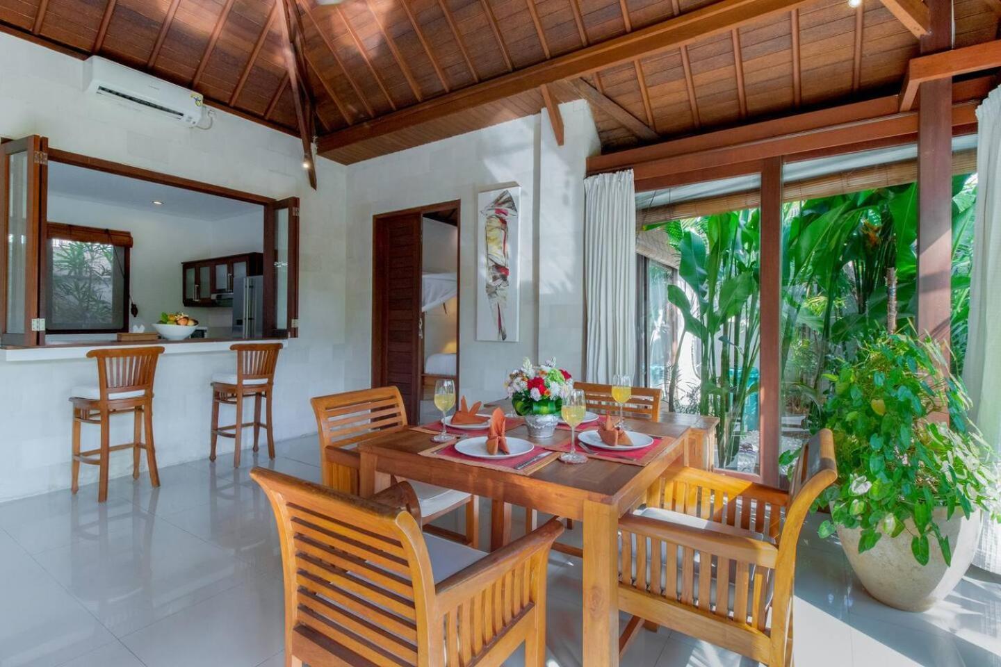Heart Of Seminyak, 2Br, Sleeps 4, Walk To Bintang Villa Ngoại thất bức ảnh