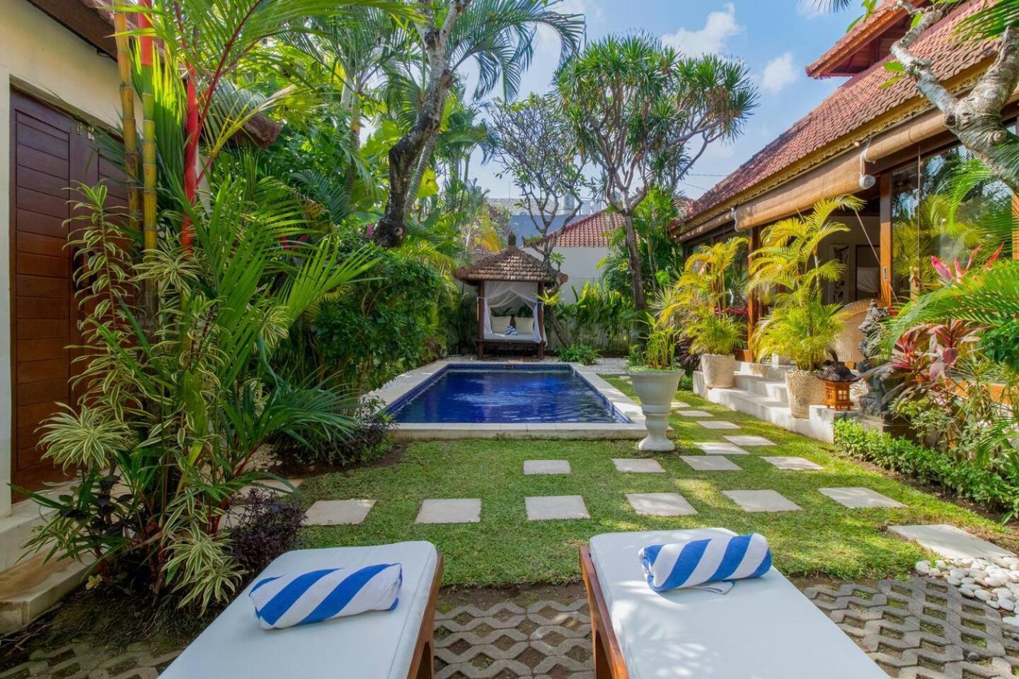 Heart Of Seminyak, 2Br, Sleeps 4, Walk To Bintang Villa Ngoại thất bức ảnh