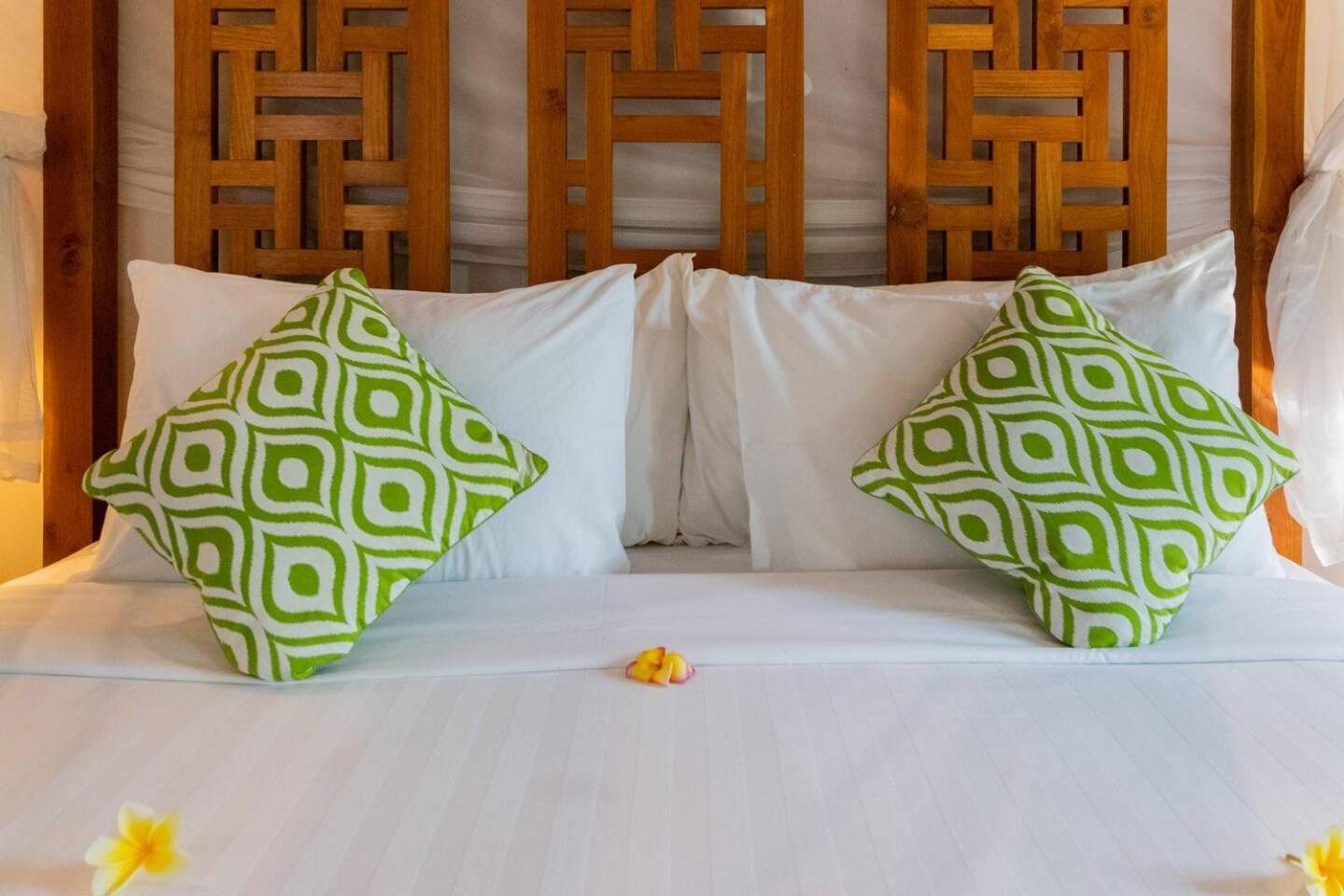 Heart Of Seminyak, 2Br, Sleeps 4, Walk To Bintang Villa Ngoại thất bức ảnh