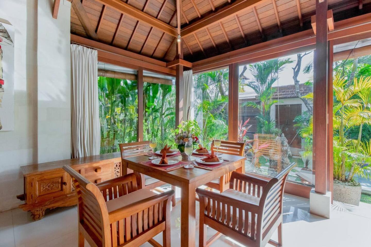 Heart Of Seminyak, 2Br, Sleeps 4, Walk To Bintang Villa Ngoại thất bức ảnh