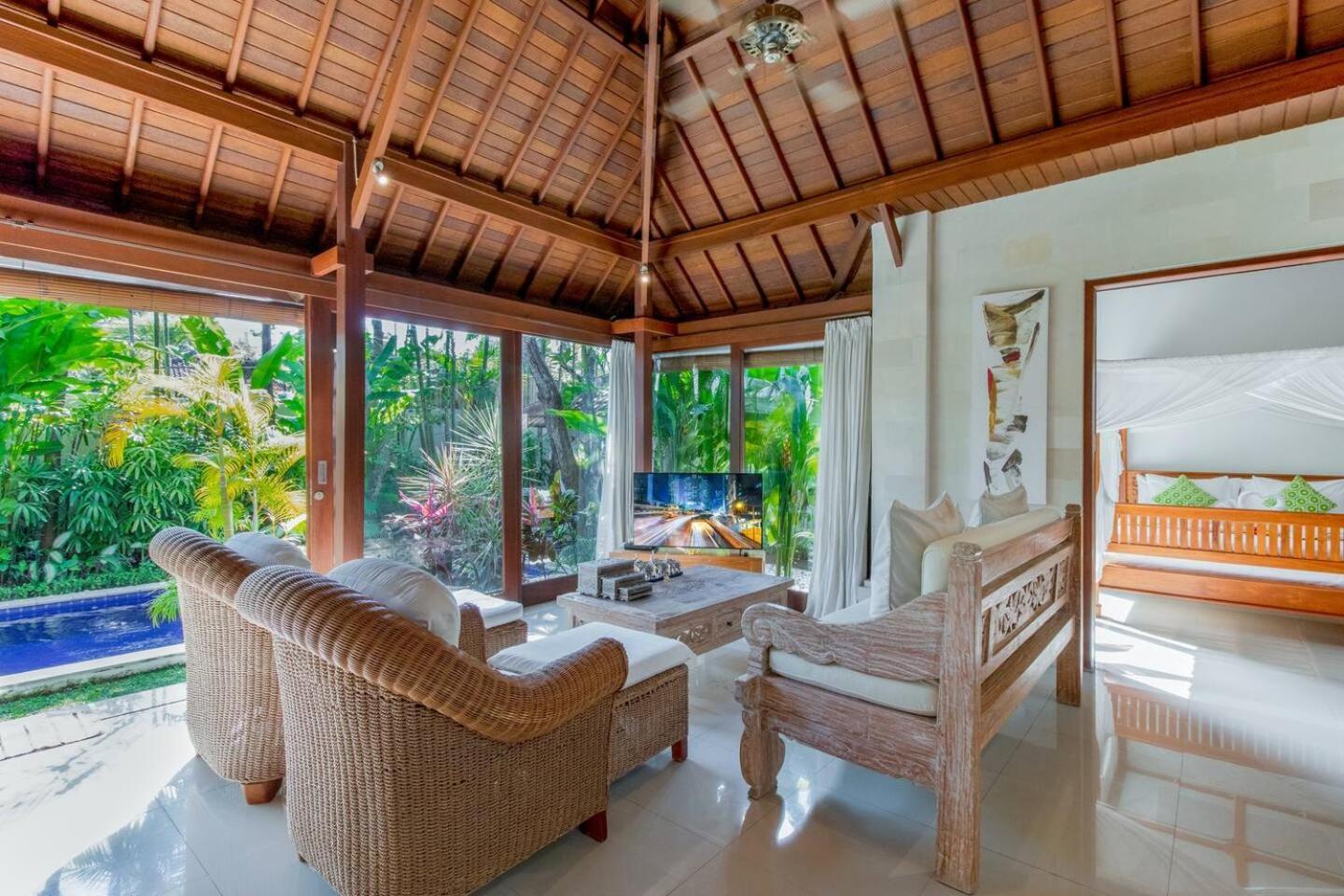 Heart Of Seminyak, 2Br, Sleeps 4, Walk To Bintang Villa Ngoại thất bức ảnh