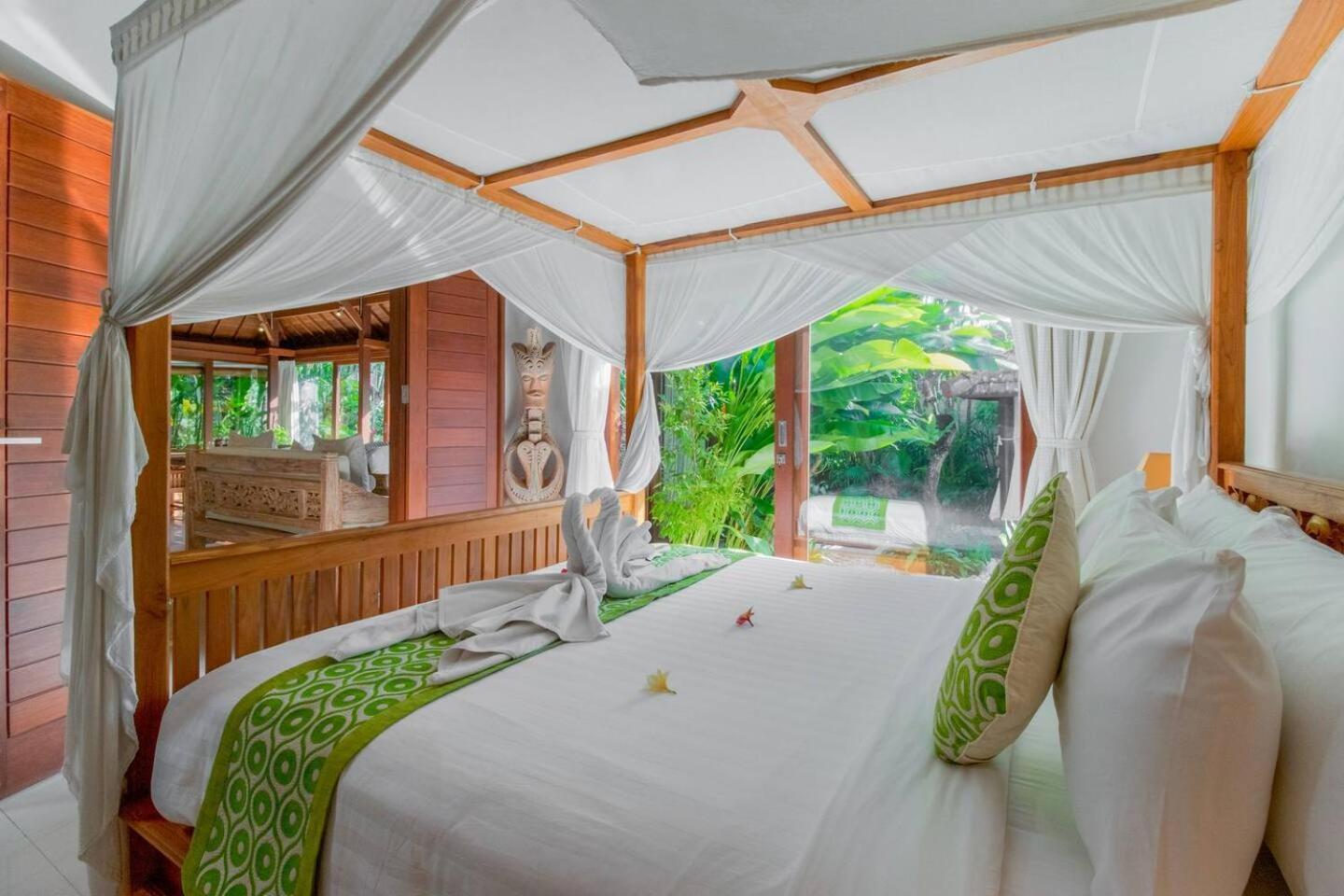 Heart Of Seminyak, 2Br, Sleeps 4, Walk To Bintang Villa Ngoại thất bức ảnh